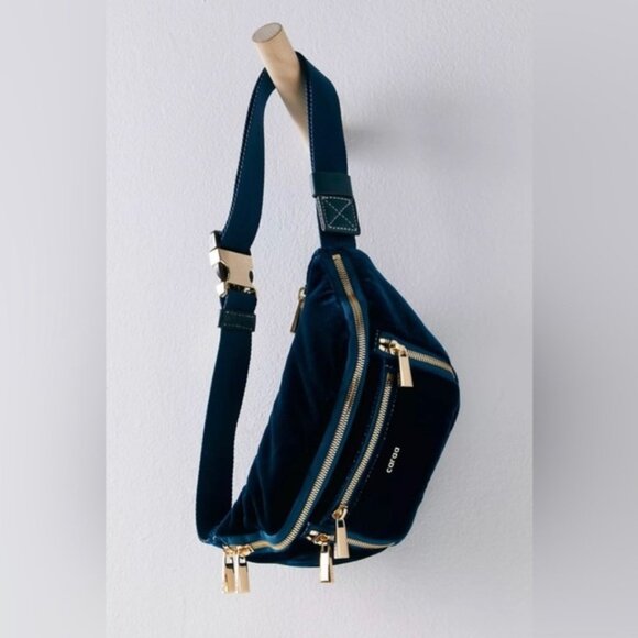 Free People Caraa Velvet Sling Belt Fanny Crossbody Bag Midnight Navy Blue - Picture 1 of 9